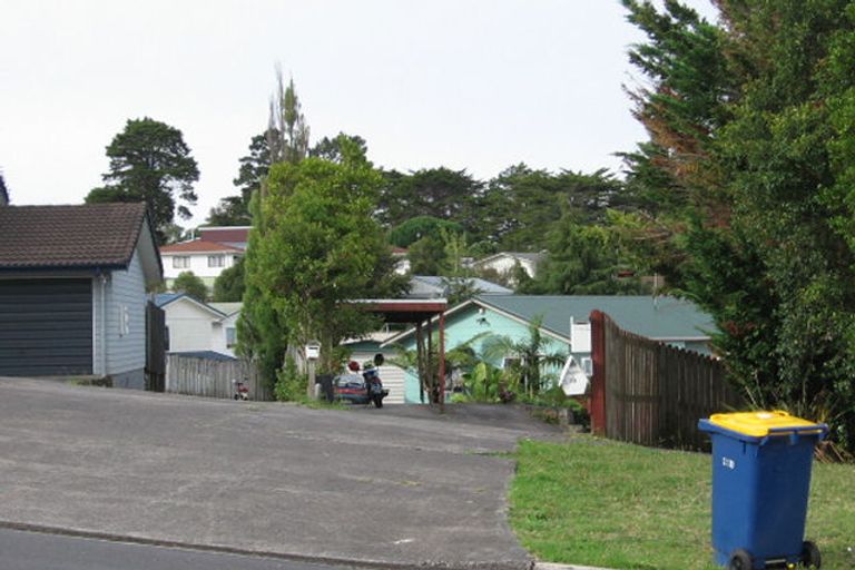 Photo of property in 2/39 Elizabeth Drive, West Harbour, Auckland, 0618