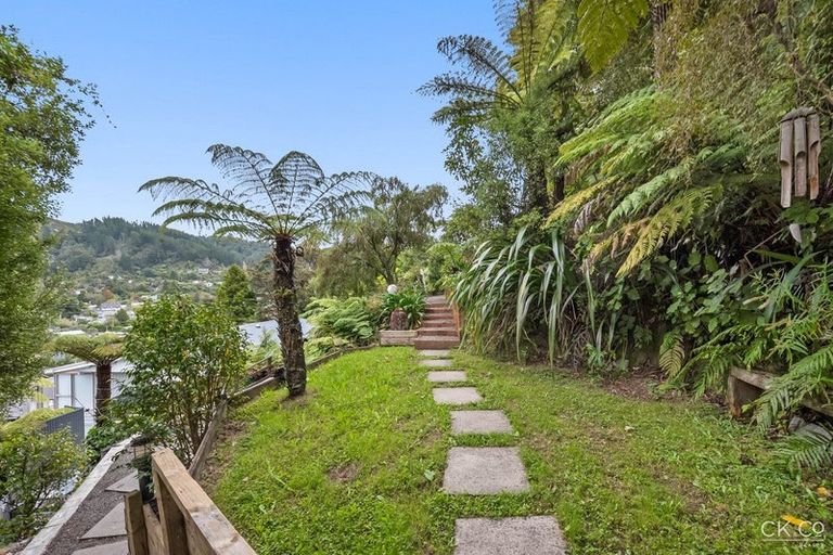 Photo of property in 32 Forest Road, Pinehaven, Upper Hutt, 5019