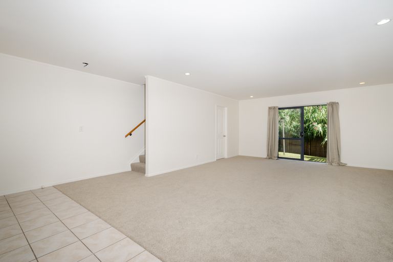Photo of property in 4 Kora Avenue, Ranui, Auckland, 0612
