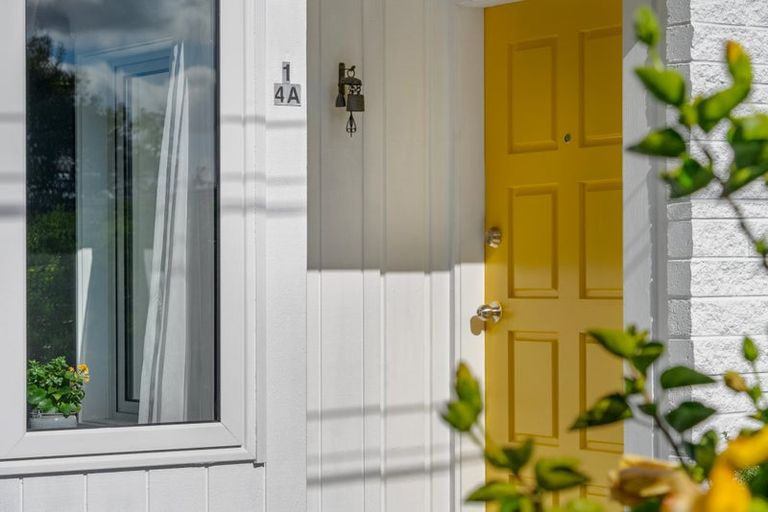 Photo of property in 3/4a Dallinghoe Crescent, Milford, Auckland, 0620