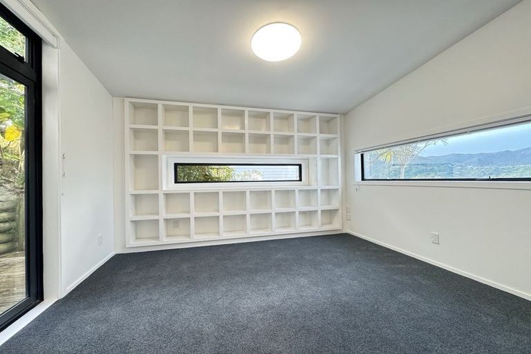 Photo of property in 15 Cavalry Close, Crofton Downs, Wellington, 6035