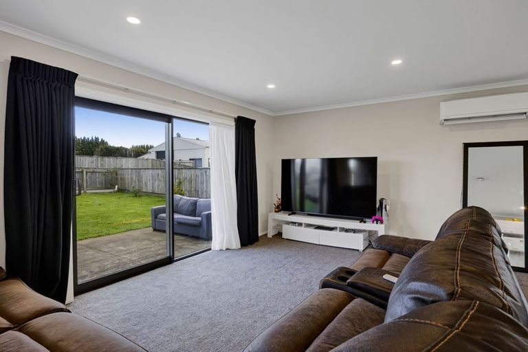 Photo of property in 48b Celia Street, Stratford, 4332