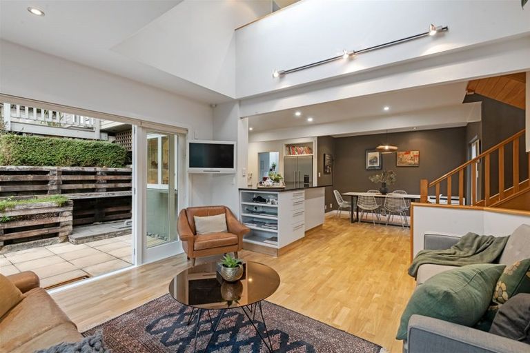 Photo of property in 13 Shalamar Drive, Cashmere, Christchurch, 8022