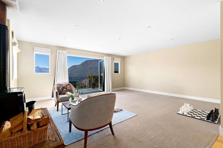 Photo of property in 34b Greenstone Place, Fernhill, Queenstown, 9300