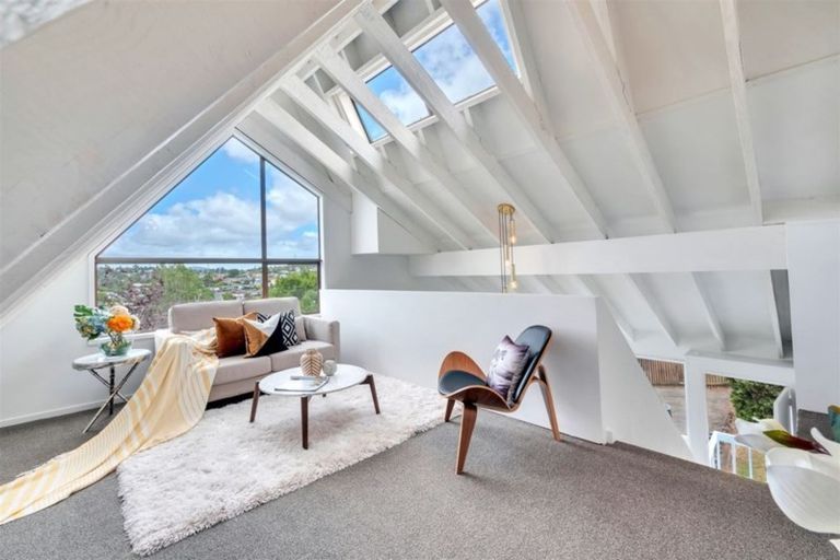 Photo of property in 42 Glenbervie Crescent, Massey, Auckland, 0614