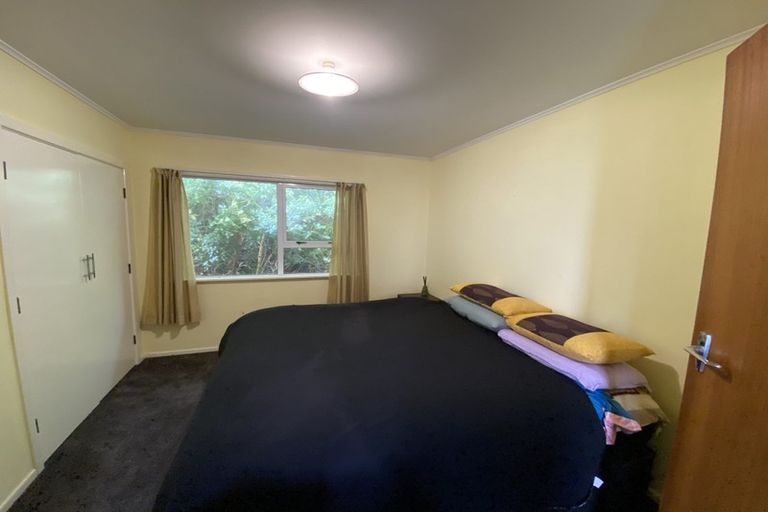 Photo of property in 12 Kinapori Terrace, Newlands, Wellington, 6037