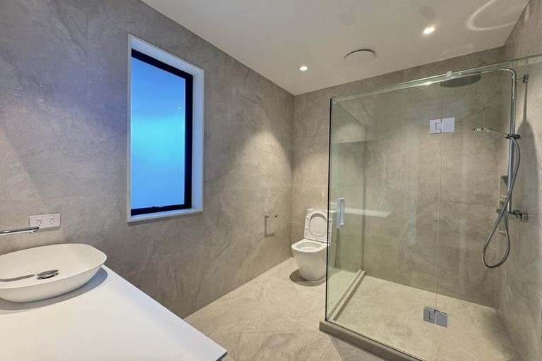 Photo of property in 23 Kerekin Drive, Oteha, Auckland, 0632