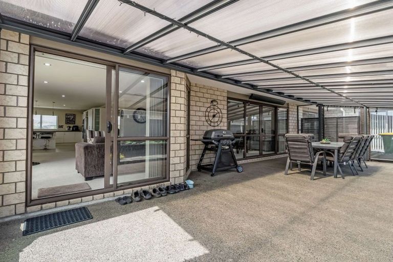 Photo of property in 9 Barry Curtis Place, Levin, 5510