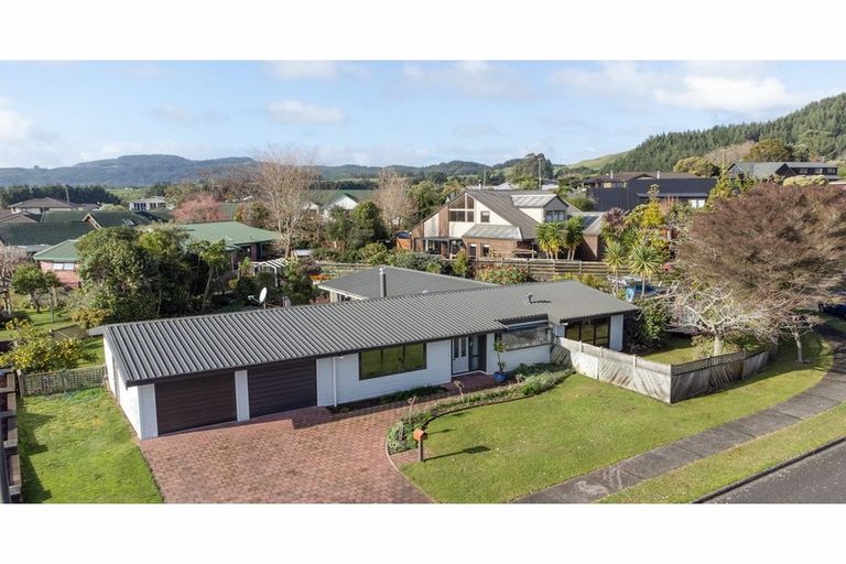 Photo of property in 14 Mark Place, Lynmore, Rotorua, 3010