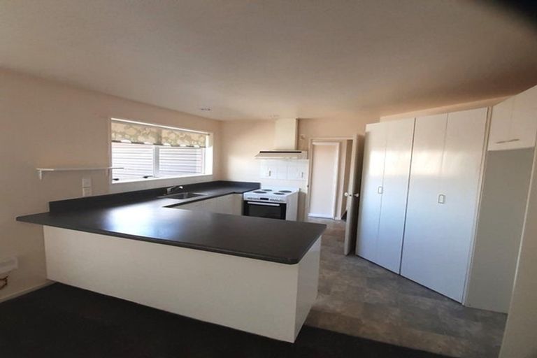 Photo of property in 2/86 Aorangi Road, Bryndwr, Christchurch, 8053