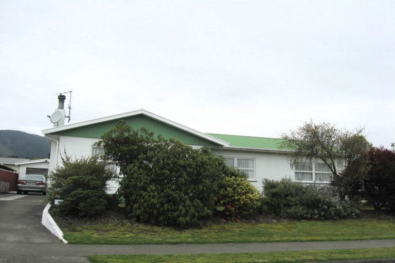 Photo of property in 11 Marlowe Street, Stoke, Nelson, 7011