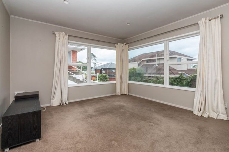 Photo of property in 2/12 Walter Street, Hauraki, Auckland, 0622