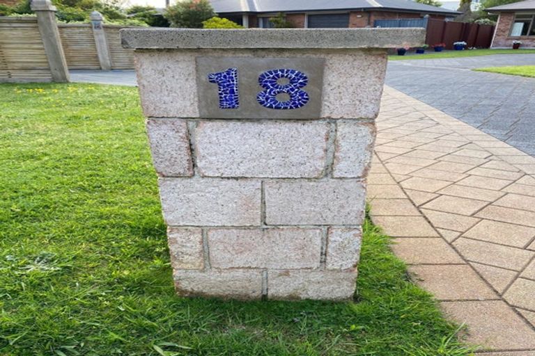 Photo of property in 18 Gilligan Close, College Estate, Whanganui, 4500