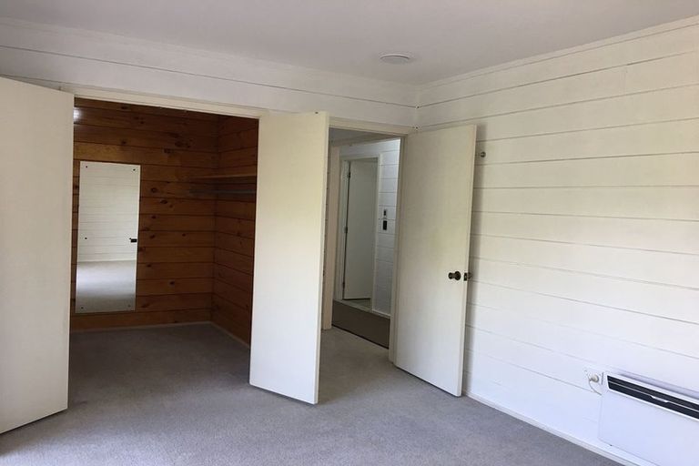 Photo of property in 11 Kereru Grove, Greenhithe, Auckland, 0632