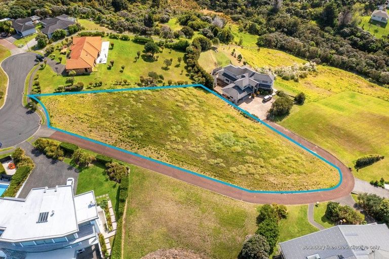 Photo of property in 68 Balboa Drive, Matakatia, Whangaparaoa, 0930