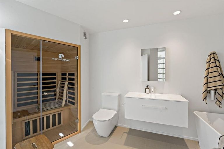 Photo of property in 1a William Street, Takapuna, Auckland, 0622