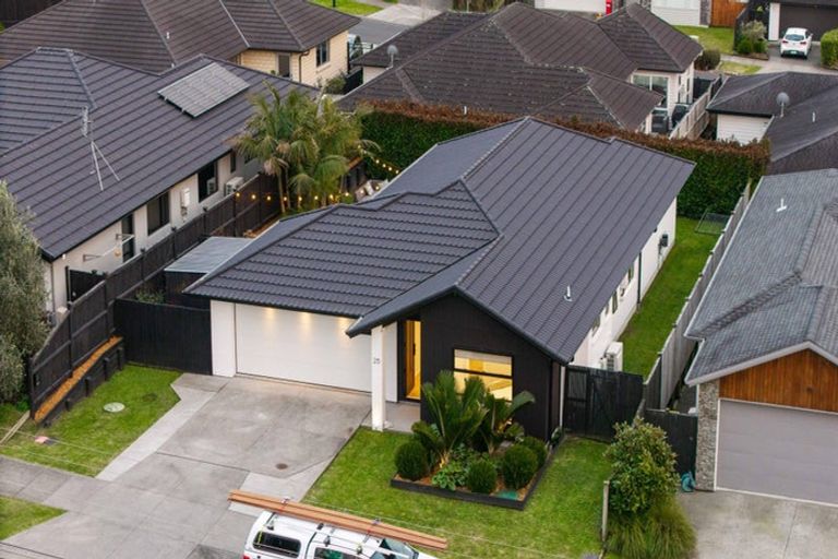 Photo of property in 25 Nobilo Road, Kumeu, 0810