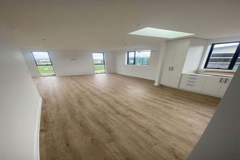 Photo of property in 11 Oioi Lane, Poike, Tauranga, 3112