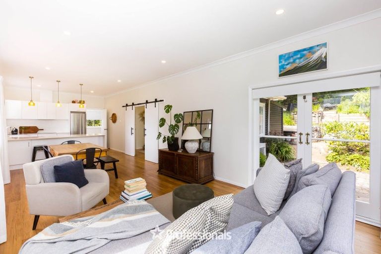 Photo of property in 43 Wyndham Road, Pinehaven, Upper Hutt, 5019