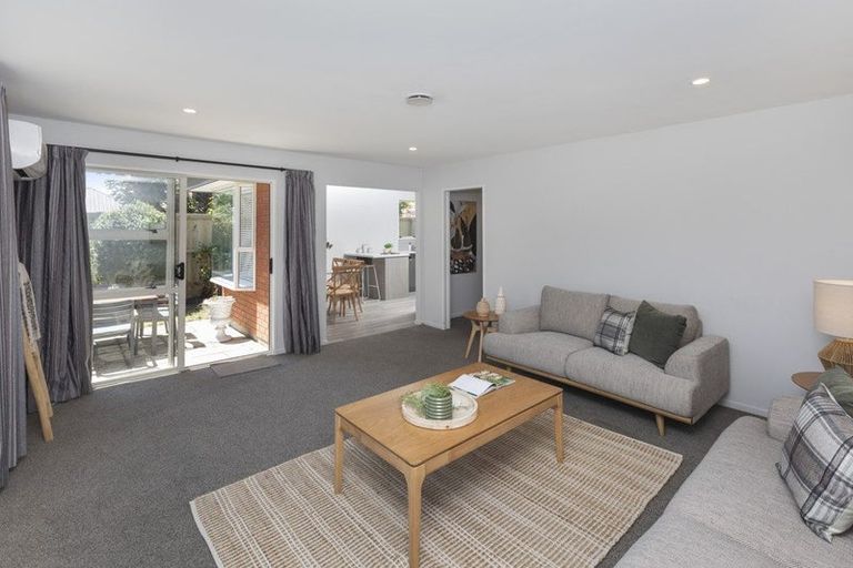 Photo of property in 2/111 Paparoa Street, Papanui, Christchurch, 8053