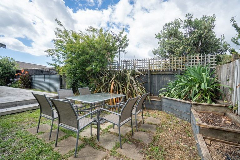 Photo of property in 25 Tiller Close, Kelvin Grove, Palmerston North, 4414