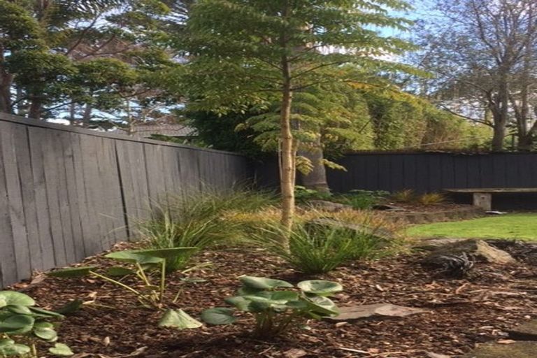 Photo of property in 68 Paragon Avenue, Beach Haven, Auckland, 0626