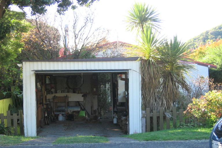 Photo of property in 20 Miro Street, Eastbourne, Lower Hutt, 5013
