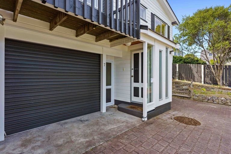 Photo of property in 7 Napier Grove, Waikanae Beach, Waikanae, 5036