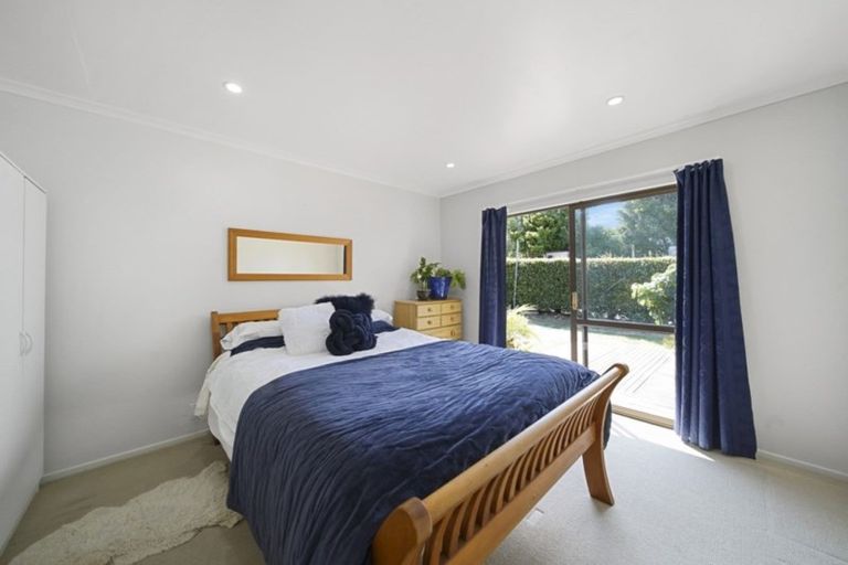 Photo of property in 141 Gossamer Drive, Pakuranga Heights, Auckland, 2010