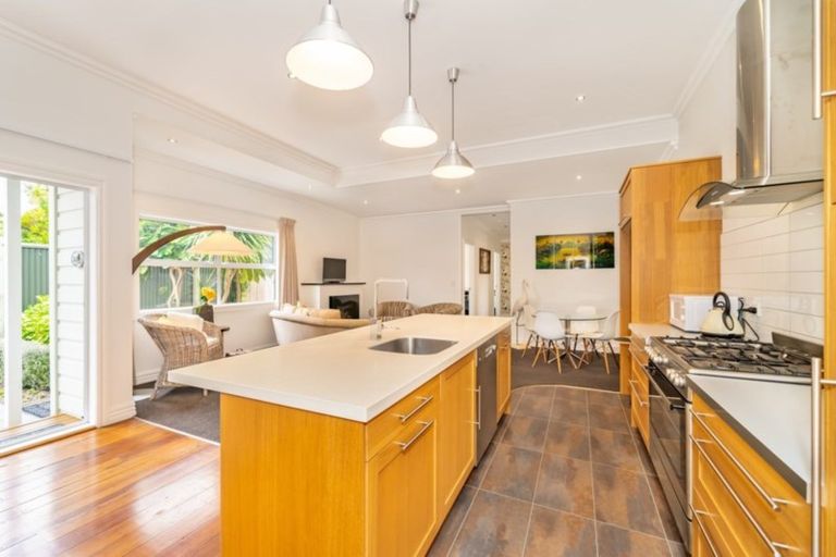 Photo of property in 16 Oriental Street, Petone, Lower Hutt, 5012