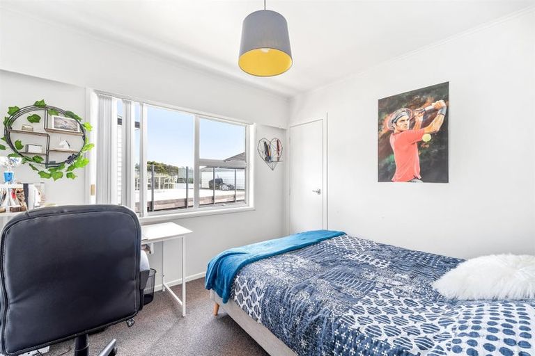 Photo of property in 69 Wade River Road, Stanmore Bay, Whangaparaoa, 0932