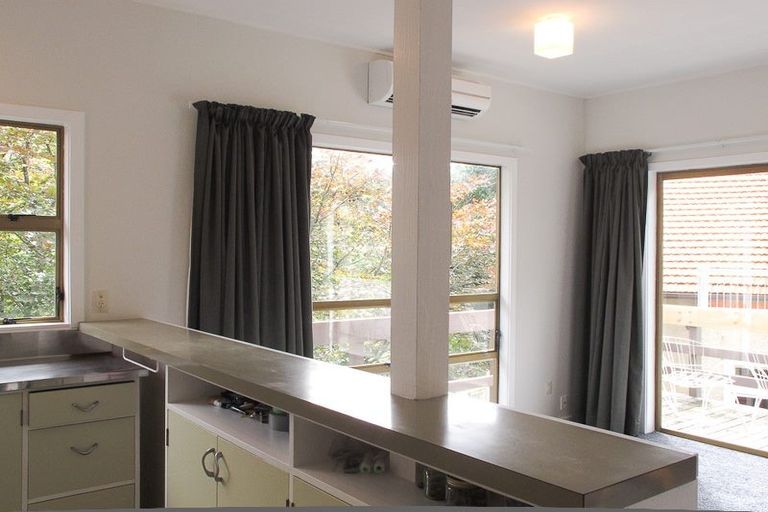 Photo of property in 40a Moana Road, Kelburn, Wellington, 6012