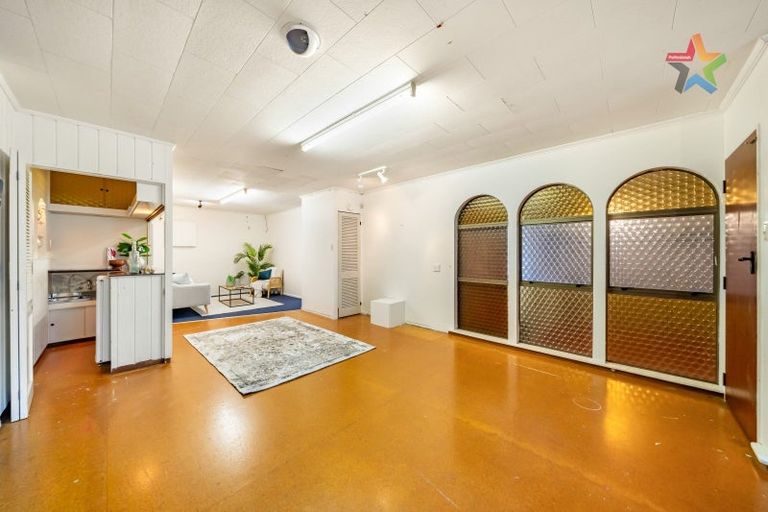 Photo of property in 111 Tirohanga Road, Tirohanga, Lower Hutt, 5010