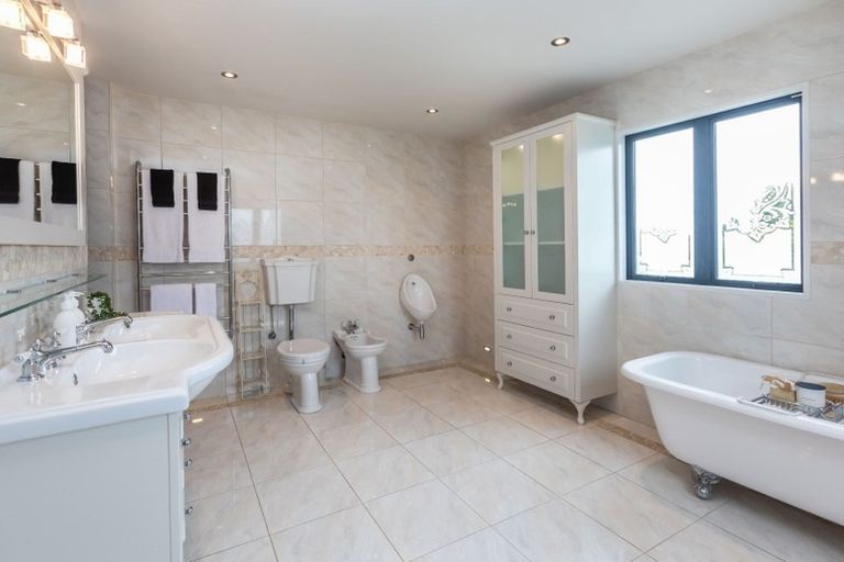 Photo of property in 395 Marshland Road, Marshland, Christchurch, 8083