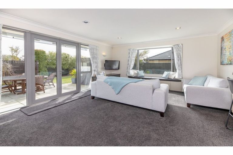 Photo of property in 20 Evergreen Place, Parklands, Christchurch, 8083