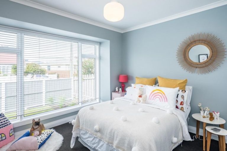 Photo of property in 204 Coutts Street, Rongotai, Wellington, 6022