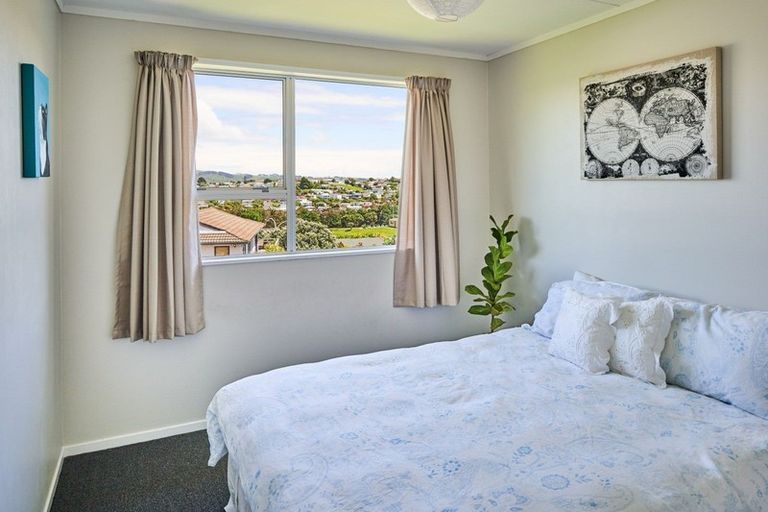 Photo of property in 2/30 Adventure Drive, Whitby, Porirua, 5024