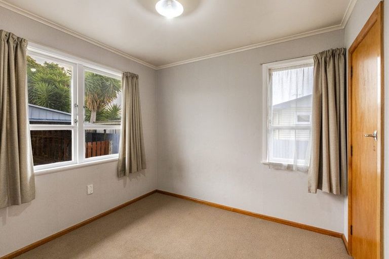 Photo of property in 24 Merton Crescent, Pirimai, Napier, 4112
