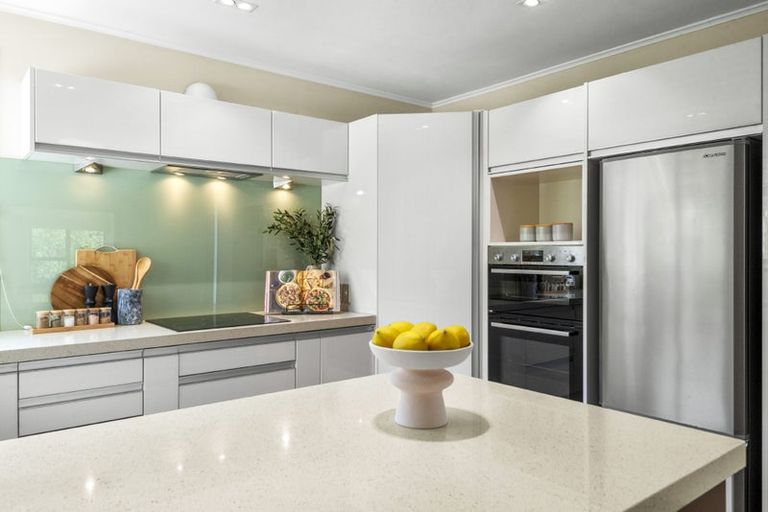 Photo of property in 8 Kauri Road, Birkenhead, Auckland, 0626