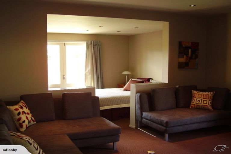 Photo of property in 27 Olliviers Road, Phillipstown, Christchurch, 8011