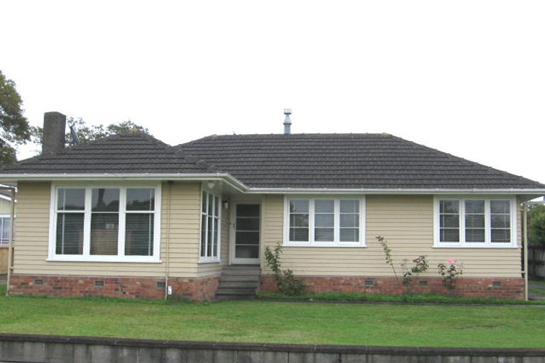 Photo of property in 28 Lincoln Road, Henderson, Auckland, 0610