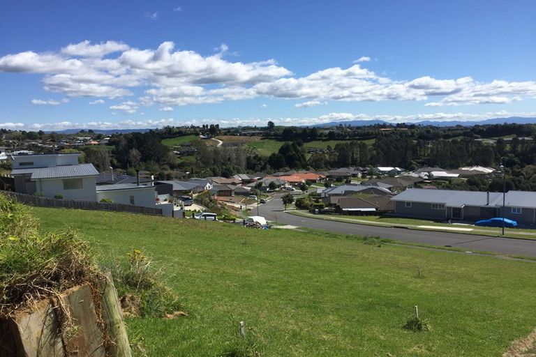 Photo of property in 73 Oteki Park Drive, Welcome Bay, Tauranga, 3112