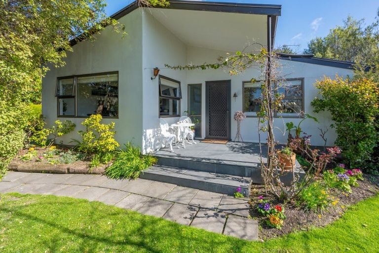 Photo of property in 34 James Cook Street, Havelock North, 4130