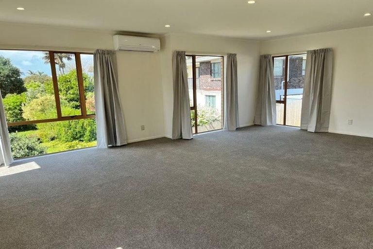 Photo of property in 12a Prince Regent Drive, Half Moon Bay, Auckland, 2012