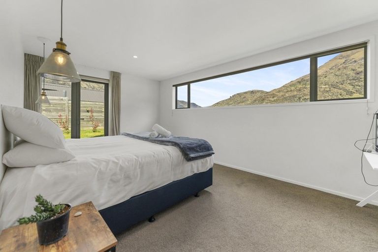 Photo of property in 5 Kincaid Place, Arthurs Point, Queenstown, 9371