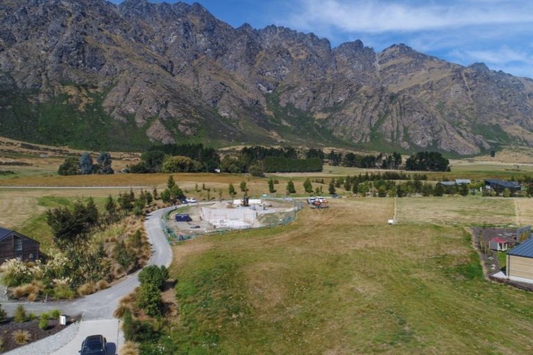Photo of property in 5 Rabbiters Drive, Jacks Point, Queenstown, 9371