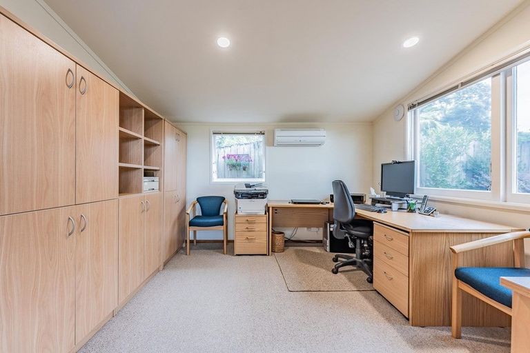 Photo of property in 79a Girrahween Drive, Totara Vale, Auckland, 0629