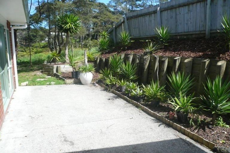 Photo of property in 18 Shah Place, Glen Eden, Auckland, 0602