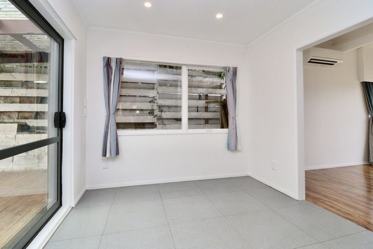 Photo of property in 15 Archmillen Avenue, Pakuranga Heights, Auckland, 2010