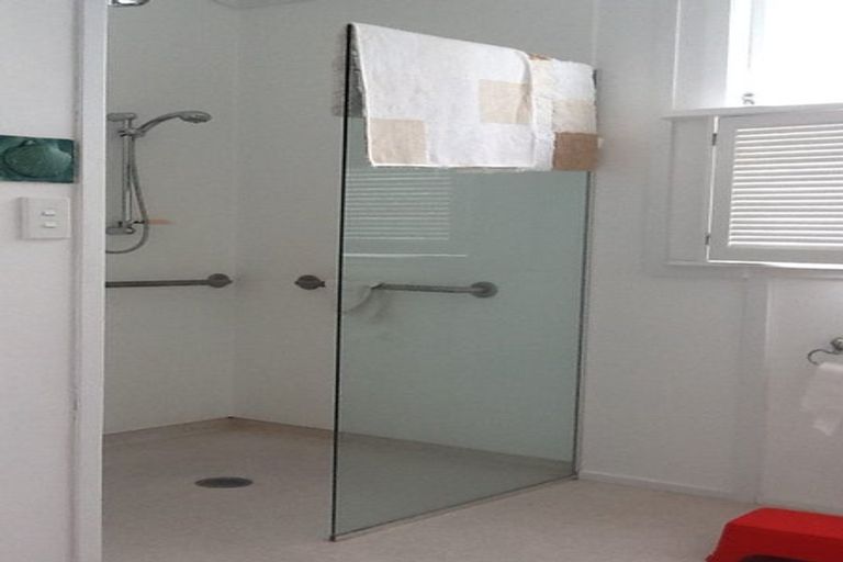 Photo of property in 27 Rauparaha Street, Waikanae Beach, Waikanae, 5036